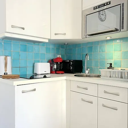 Lägenhet Climatise 2 Pieces + Coin Nuit, Proche Et Commerces, 4 Couchages, - Fr-1-251-829 Le Lavandou