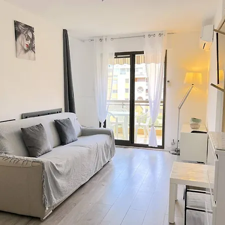 Апартаменты Climatise 2 Pieces + Coin Nuit, Proche Et Commerces, 4 Couchages, - Fr-1-251-829 *