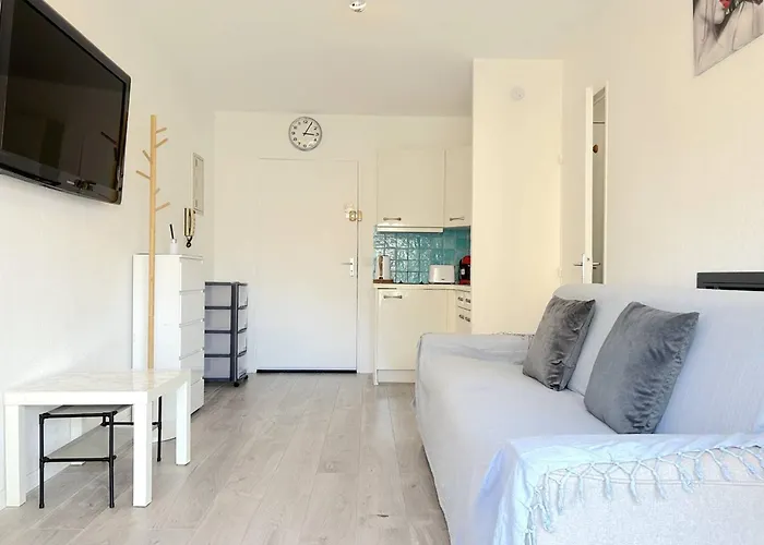 Climatise 2 Pieces + Coin Nuit, Proche Et Commerces, 4 Couchages, - Fr-1-251-829 Apartman *