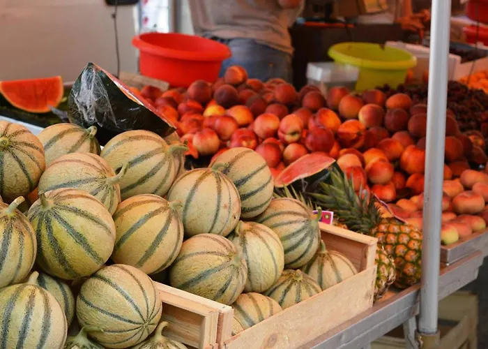 Climatise 2 Pieces + Coin Nuit, Proche Et Commerces, 4 Couchages, - Fr-1-251-829 Le Lavandou